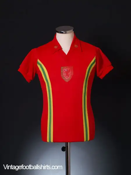 1976-79 Wales Home Shirt S